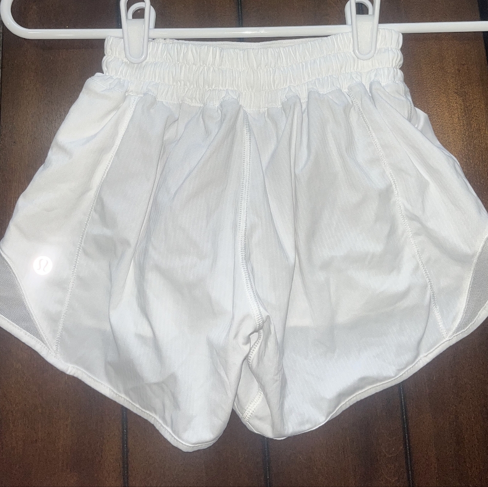 Lululemon Hotty Hot Shorts. Womens. Low-rise 4 inch. White. Size zero.